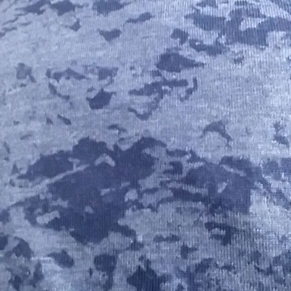 Tek Gear Drytek women's  Medium v- neck gray camo lightweight tshirt - Picture 5 of 5